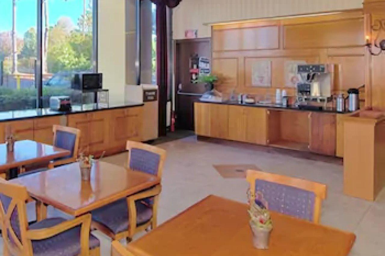 Lodge West Knights Inn Six Flags מראה חיצוני תמונה