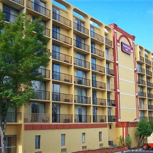 Lodge West Knights Inn Six Flags מראה חיצוני תמונה